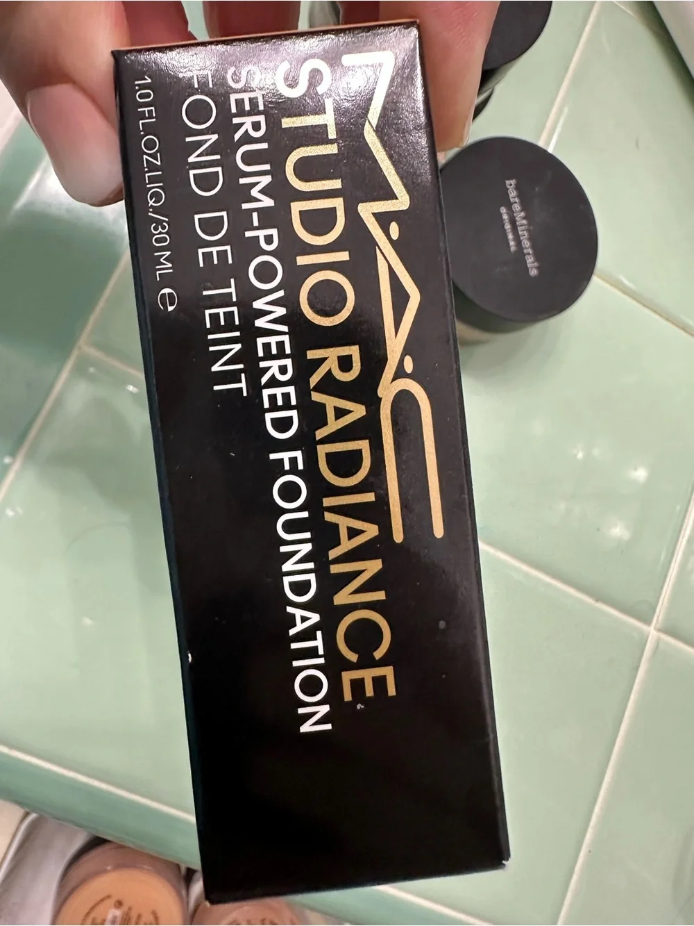 MAC Cosmetics Studio Radiance Foundation — NW20